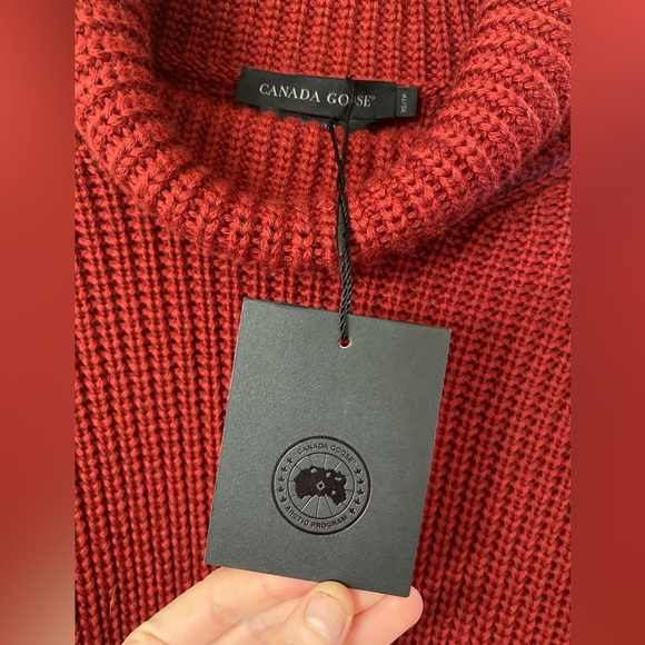 Canada Goose Crimson Red Merino Wool knit Turtle Neck Sweater​ - Picture 4 of 7